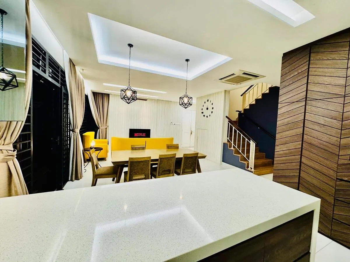 Perfect For Groups! 5Br Villa Near Beach Bbq 20Pax Batu Feringgi 0*,  Malezya